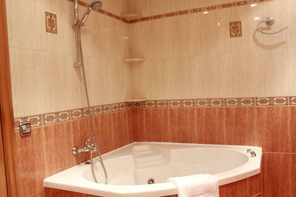 95 négyzetméteres, 3 hálószobás Apartman 1 fürdőszobával Sabadell területén Kültér fotó